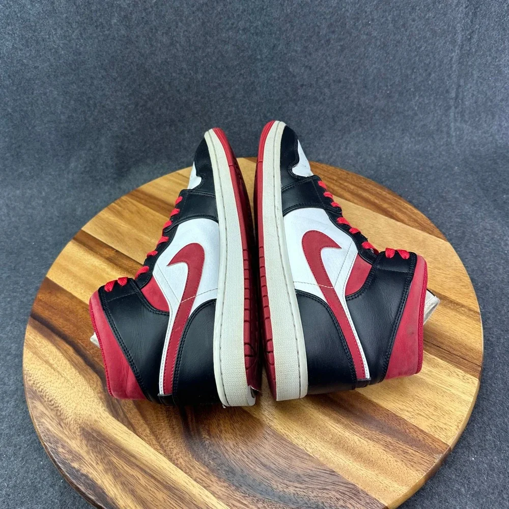 VNDS Air Jordan 1 Mid Gym Red Mens Size 9.5 Shoes Black Toe Sneakers 554724-122